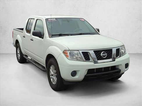 Used 2019 Nissan Frontier SV image 3