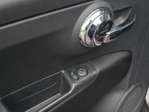 Used 2018 FIAT 500 Lounge image 24