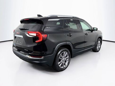 Used 2022 GMC Terrain SLT w/ LPO, Floor Liner Package AWD/4WD image 11