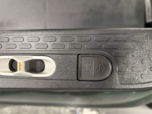 Used 2022 Rivian R1T Adventure AWD/4WD image 24