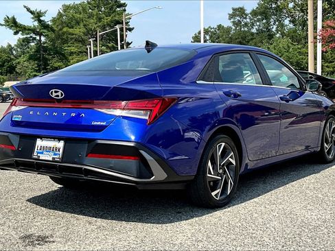 Used 2024 Hyundai Elantra Limited FWD image 2