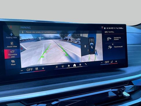 Used 2025 BMW X7 M60i AWD/4WD image 32