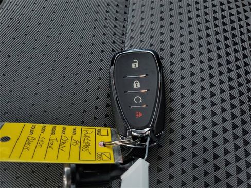 Used 2025 Chevrolet Trax LT image 27