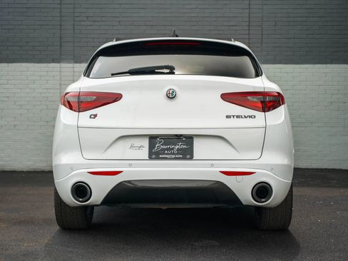 Used 2021 Alfa Romeo Stelvio Ti w/ Nero Edizione AWD/4WD image 6