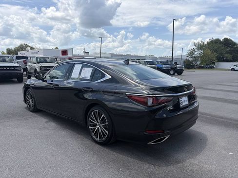 Used 2023 Lexus ES 350 w/ Premium Package FWD image 5