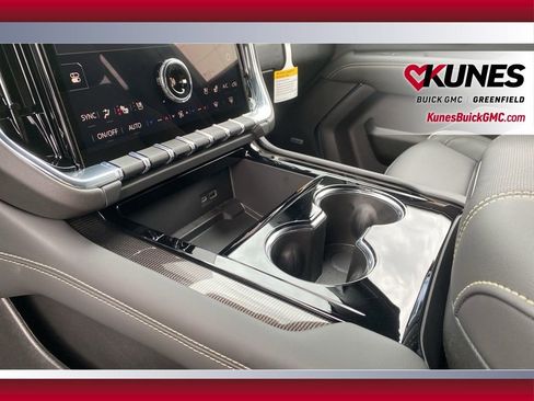 New 2026 GMC Yukon XL Elevation image 23