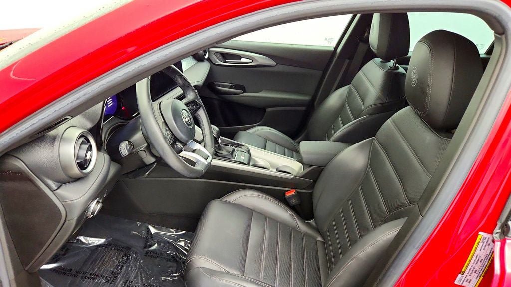 Used 2024 Alfa Romeo Tonale Ti w/ Premium Interior Package AWD/4WD image 21