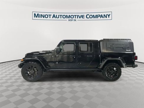 Used 2024 Jeep Gladiator Sport image 5