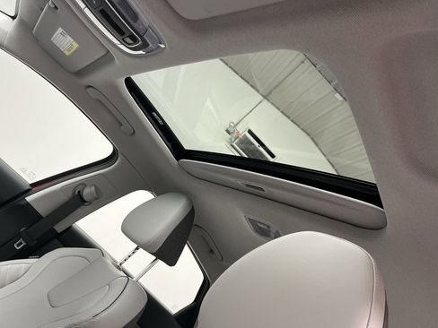 Used 2024 Hyundai Elantra Limited image 7