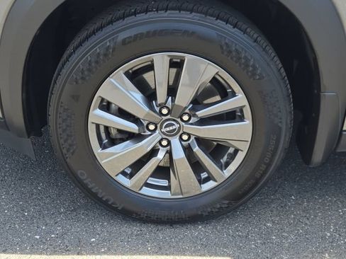 Used 2022 Nissan Pathfinder SV AWD/4WD image 18