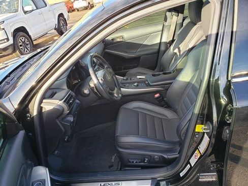 Used 2017 Lexus IS 200t image 11