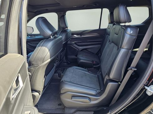 New 2025 Jeep Grand Cherokee L Altitude image 31