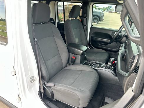 Used 2022 Jeep Gladiator Sport AWD/4WD image 24