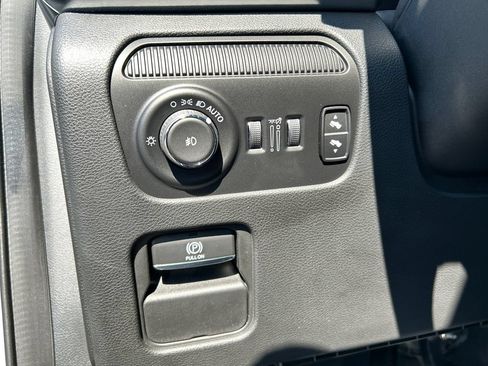 Used 2023 Jeep Wagoneer Series II AWD/4WD image 14