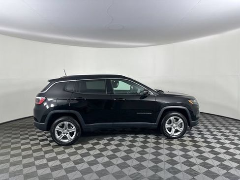 Used 2023 Jeep Compass Latitude w/ Convenience Group AWD/4WD image 26