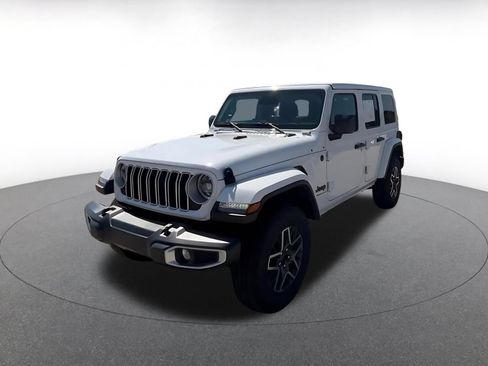 Used 2025 Jeep Wrangler Unlimited Sahara AWD/4WD image 7