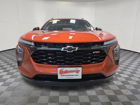 Used 2024 Chevrolet Trax RS w/ Sunroof Package FWD image 5