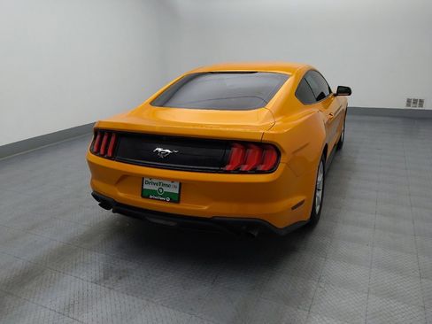 Used 2018 Ford Mustang Coupe RWD image 7