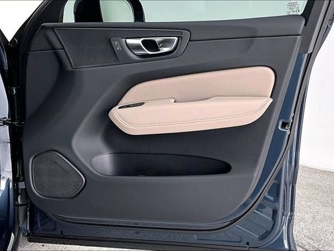 New 2026 Volvo XC60 B5 Plus w/ Protection Package Premier AWD/4WD image 8