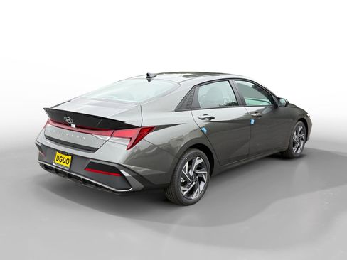 New 2025 Hyundai Elantra Sport image 5