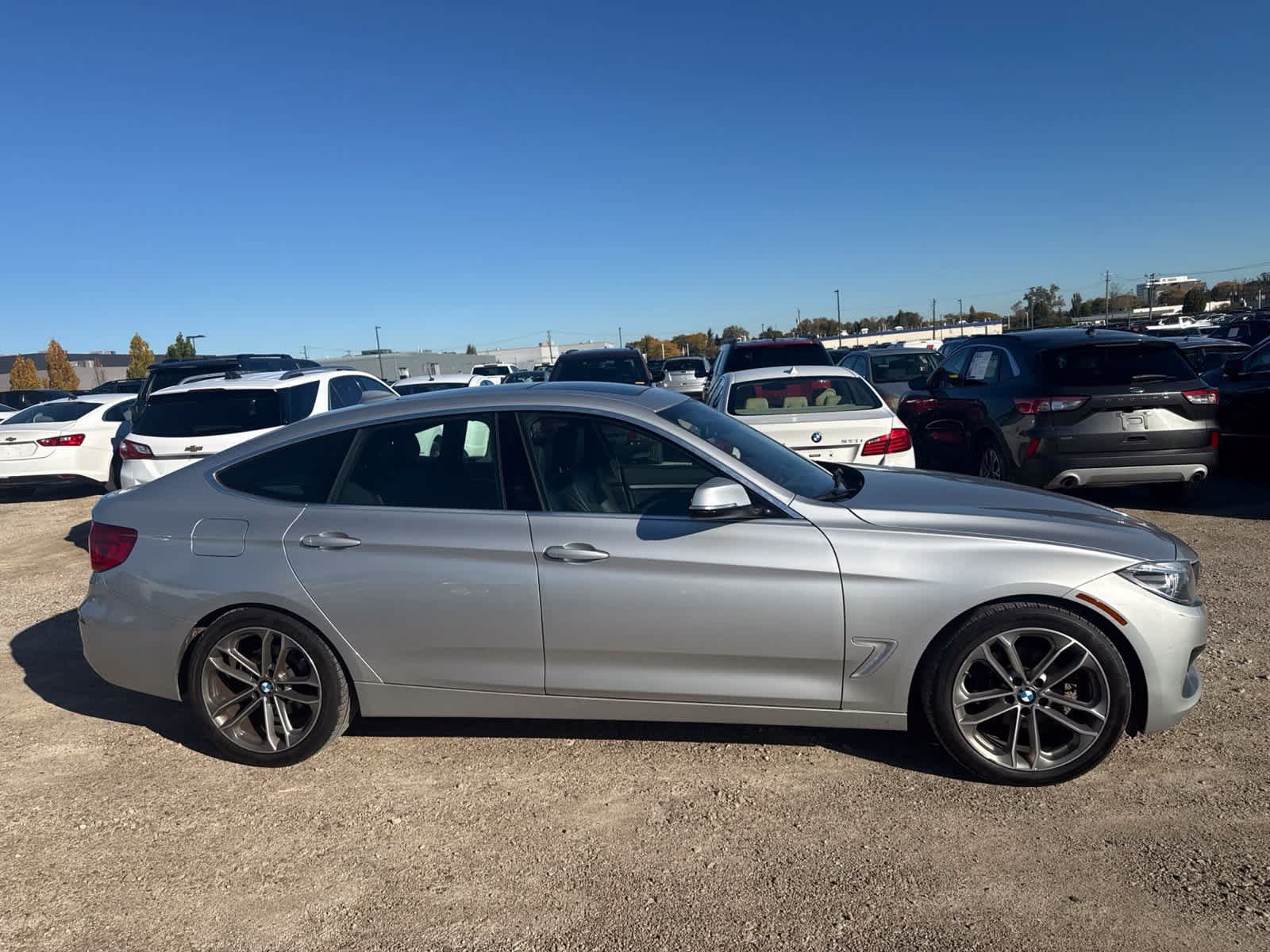 Used 2018 BMW 330i Gran Turismo xDrive AWD/4WD image 9