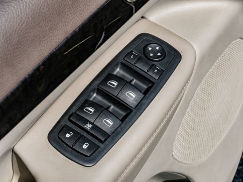 Used 2011 Jeep Grand Cherokee Laredo w/ Security & Convenience Group image 35