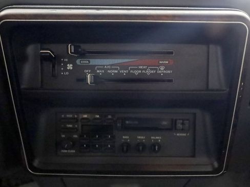 Used 1991 Ford F150 4x4 Regular Cab image 23