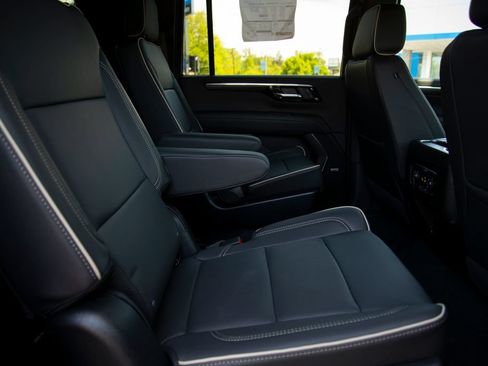 New 2025 Chevrolet Suburban Premier AWD/4WD image 13