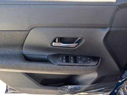 New 2026 Nissan Kicks SV w/ SV Premium Package FWD image 12