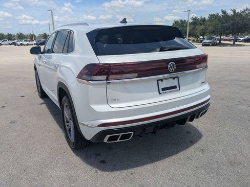 Used 2024 Volkswagen Atlas Cross Sport SEL R-Line AWD/4WD image 21