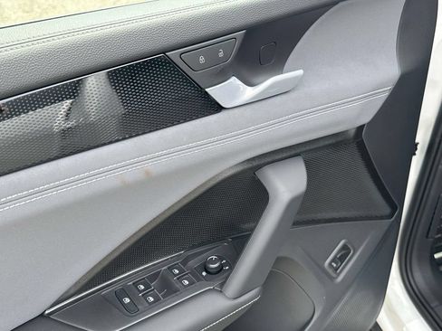 New 2026 Volkswagen Tiguan SE R-Line FWD image 14
