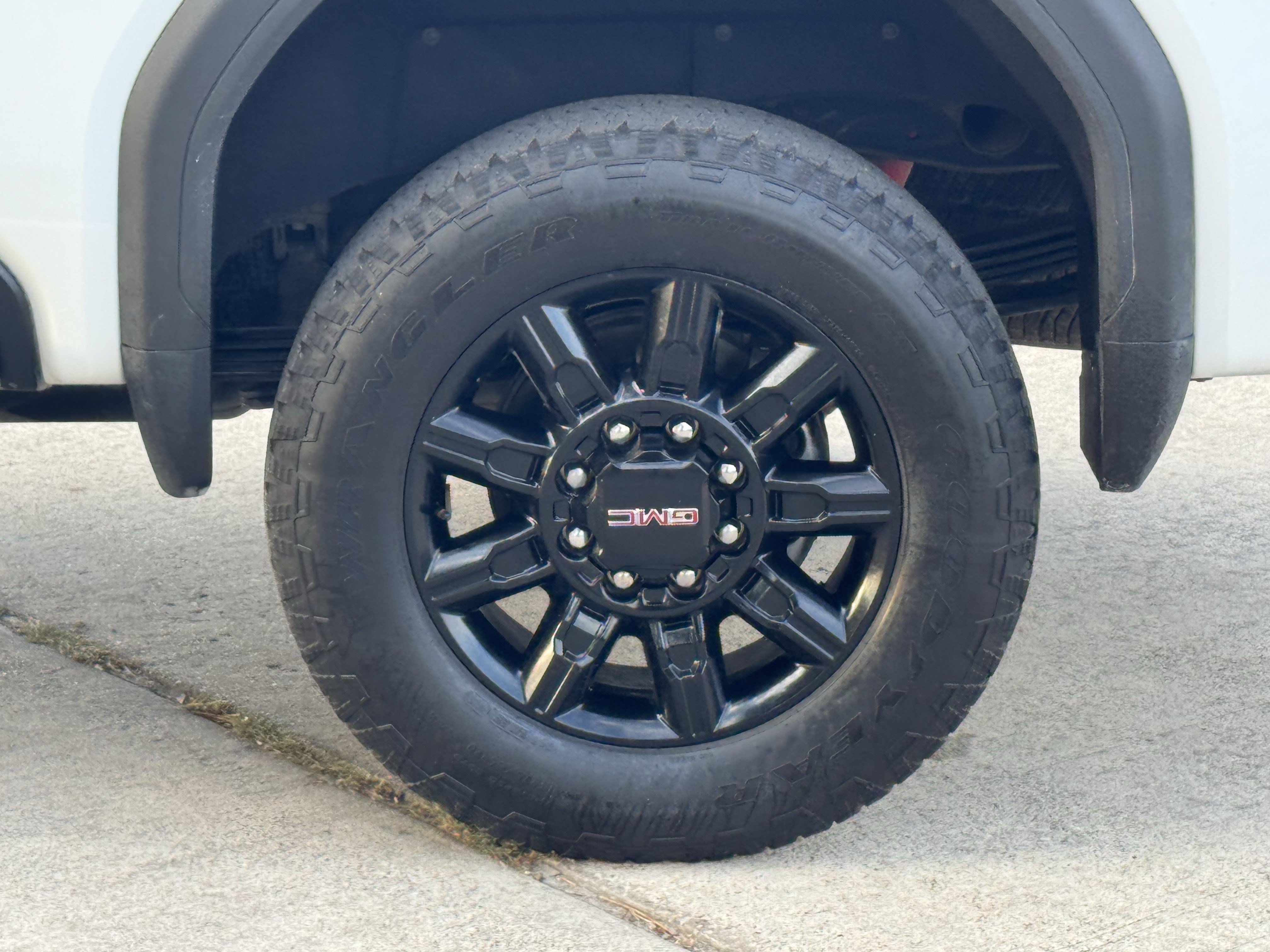 Used 2026 GMC Sierra 2500 AT4 AWD/4WD image 8
