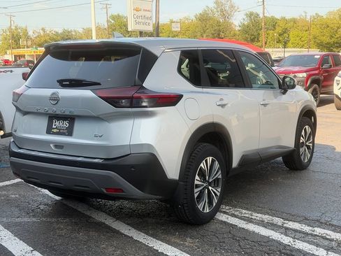 Used 2023 Nissan Rogue SV FWD image 6