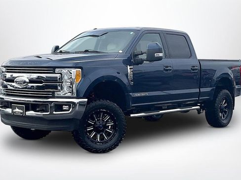 Used 2017 Ford F250 Lariat w/ Lariat Value Package image 3