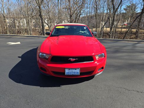 Used 2010 Ford Mustang Convertible image 7
