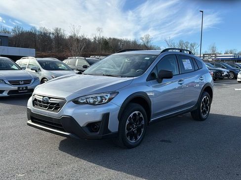 Used 2023 Subaru Crosstrek 2.0i image 7