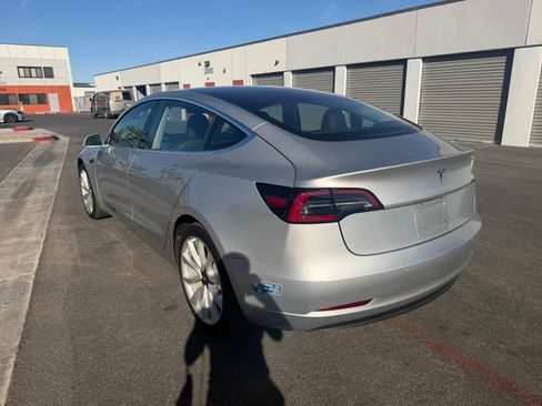 Used 2018 Tesla Model 3 Long Range image 4