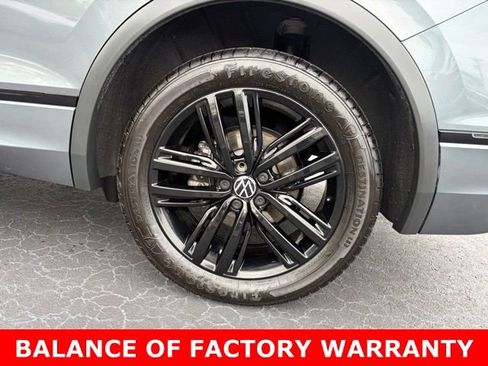 Used 2022 Volkswagen Tiguan SE R-Line FWD image 10