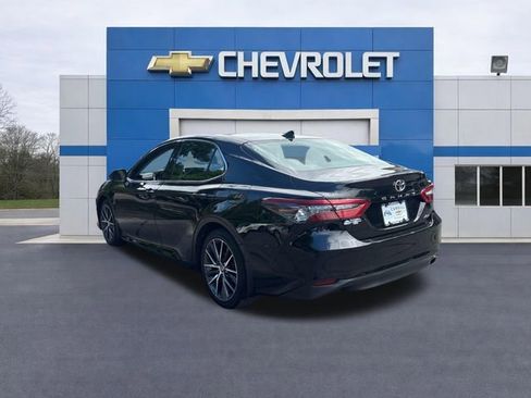 Used 2024 Toyota Camry XLE FWD image 5