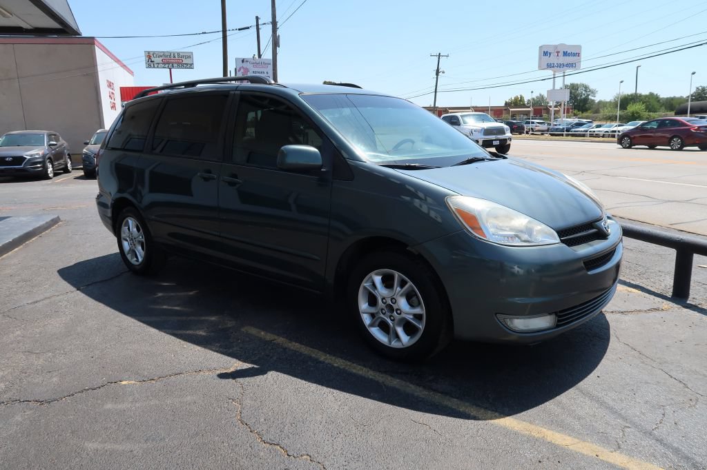 Used 2005 Toyota Sienna XLE FWD image 2
