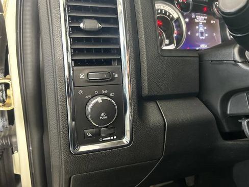 Used 2017 RAM 1500 Laramie w/ Convenience Group AWD/4WD image 18