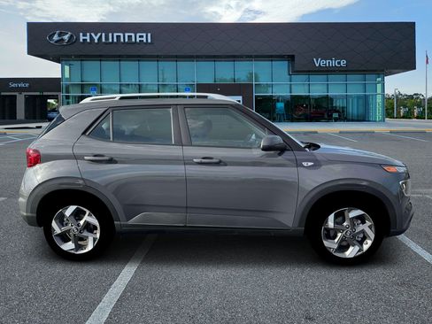 New 2026 Hyundai Venue SEL FWD image 9