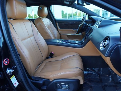 Used 2012 Jaguar XJ Supercharged RWD image 12