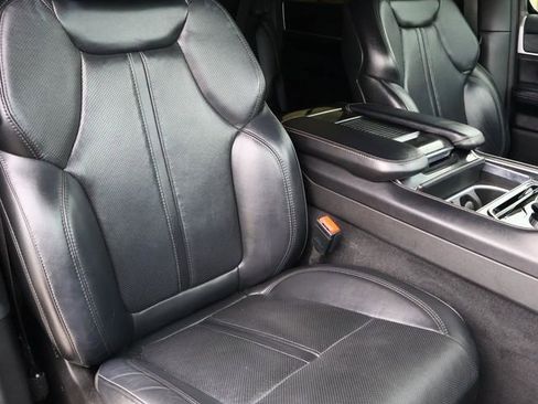 Used 2022 Jeep Wagoneer Series I w/ Premium Group I AWD/4WD image 19