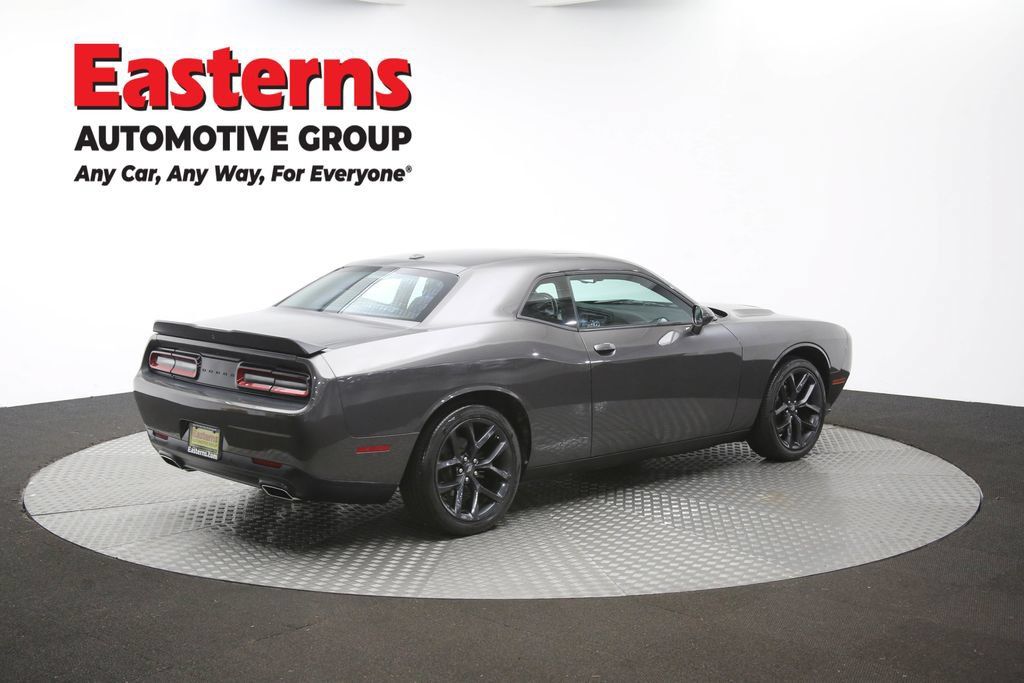 Used 2022 Dodge Challenger SXT w/ Driver Convenience Group RWD image 39