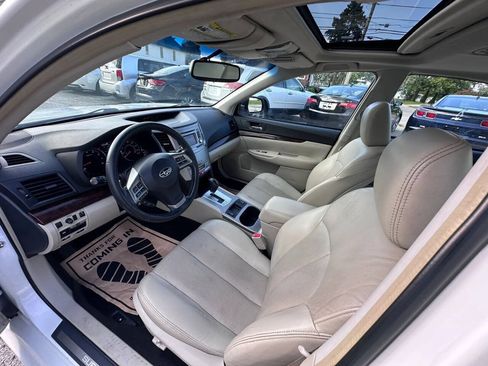 Used 2014 Subaru Legacy 2.5i Limited w/ Moonroof Package AWD/4WD image 9