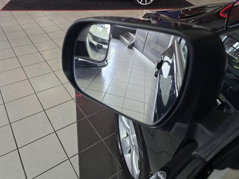 Used 2015 Toyota Sienna LE FWD image 32