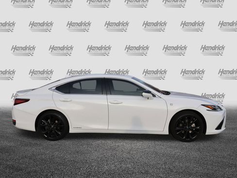 Certified 2022 Lexus ES 300h F Sport image 10