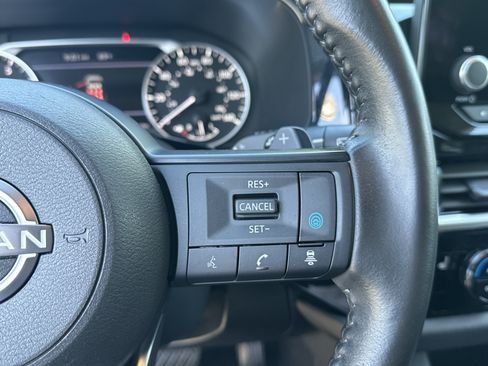 Used 2024 Nissan Pathfinder SV FWD image 23
