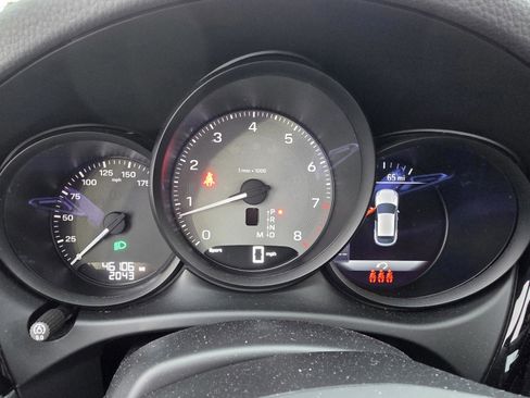 Used 2023 Porsche Macan S image 16